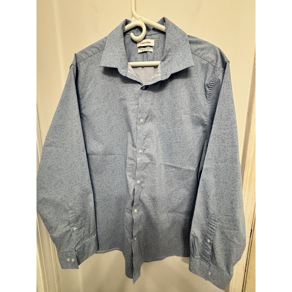 Calvin Klein XL Blue Long Sleeve Button Down Slim Fit Wicking 48x29 Geometric